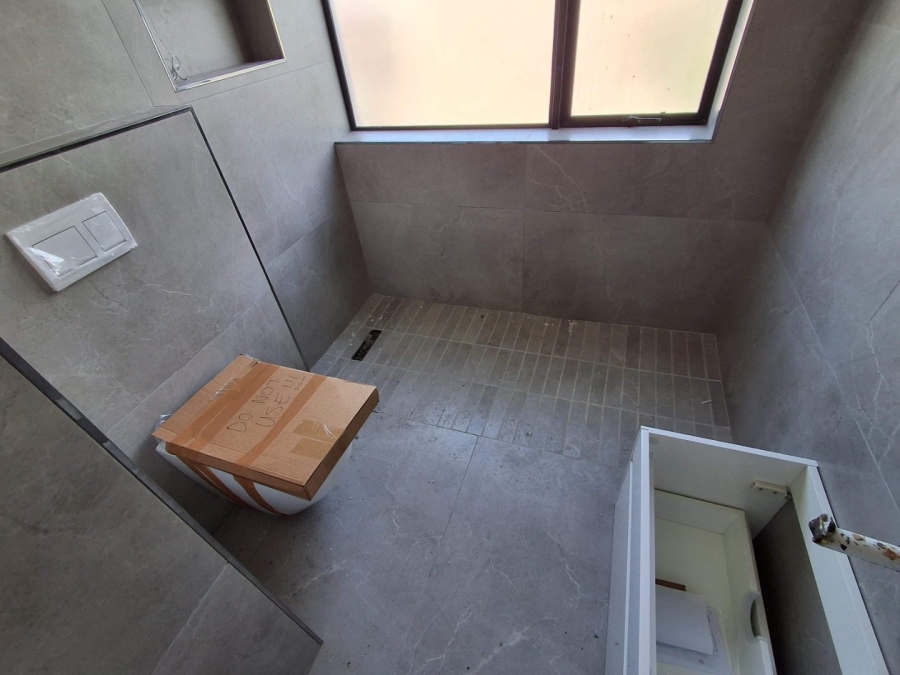 1 Bedroom Property for Sale in Table View Western Cape